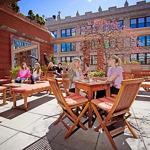 **** Hotel Giraffe By Library Collection United States